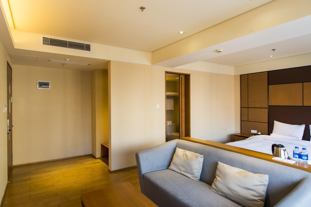 Ji Hotel Shanghai Lujiazui South Pudong Road Exterior foto