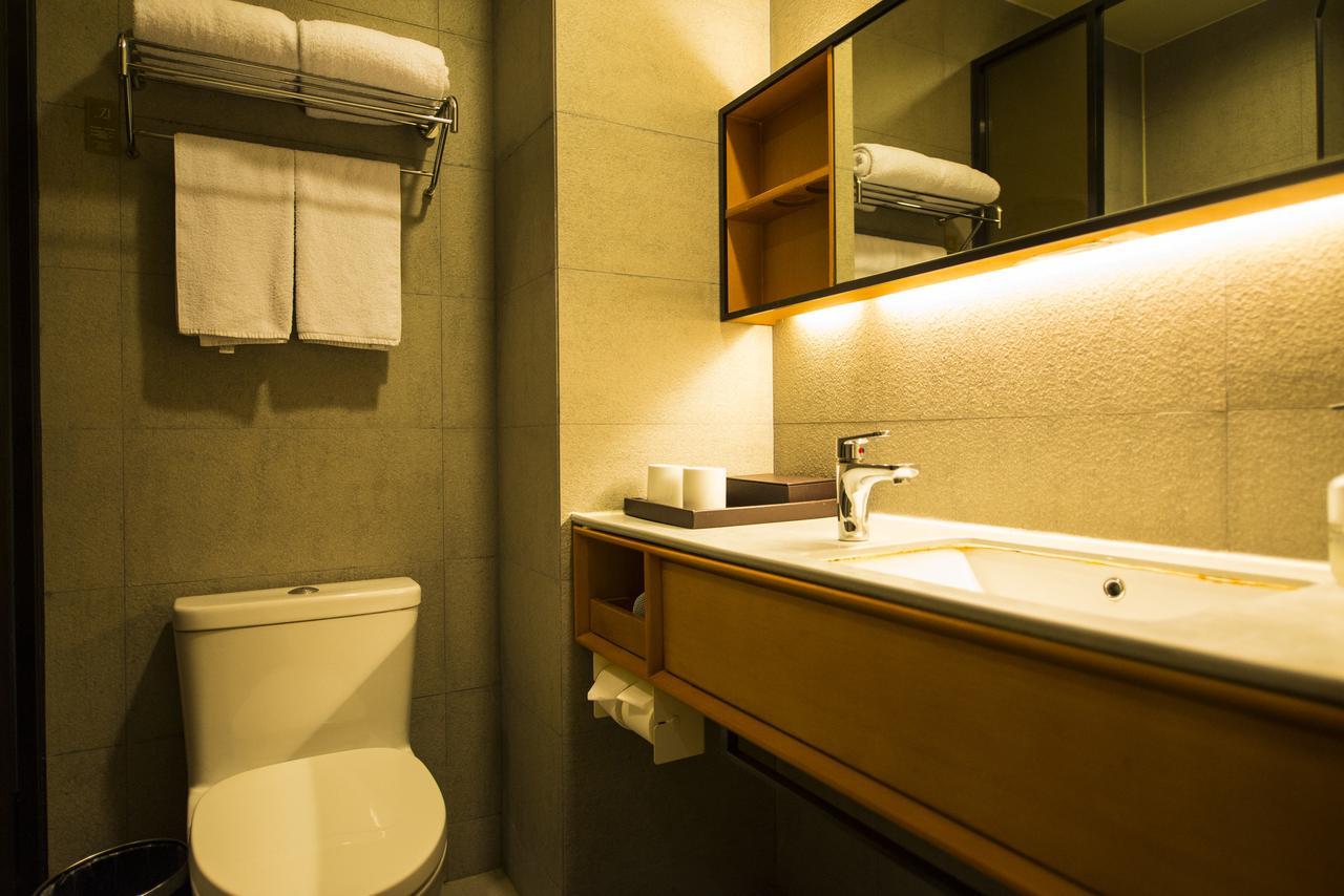 Ji Hotel Shanghai Lujiazui South Pudong Road Exterior foto